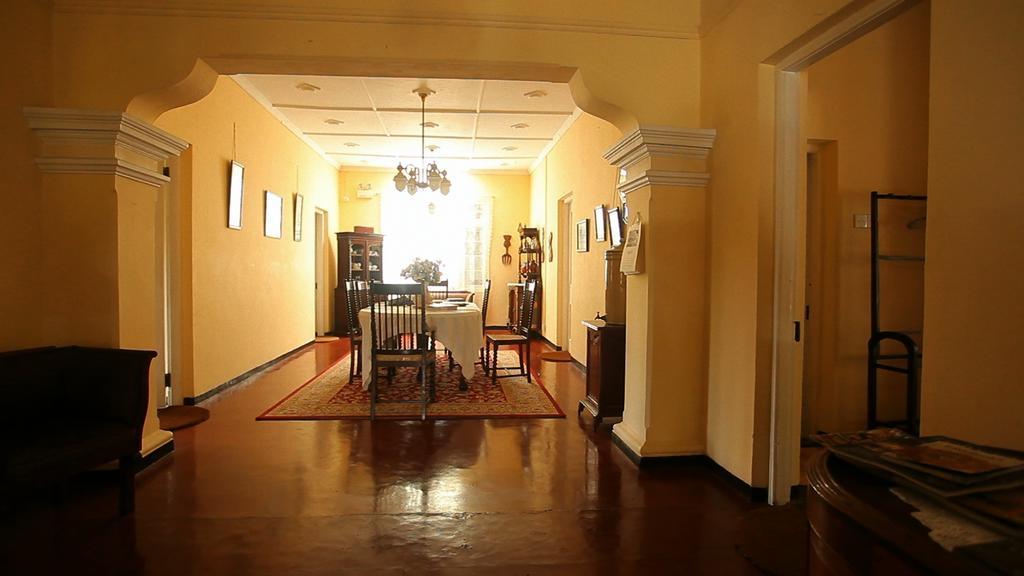 Senani Colonial Holiday Bungalow Nuwara Eliya Rom bilde
