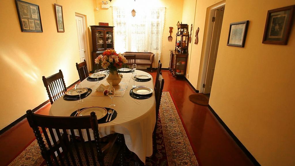 Senani Colonial Holiday Bungalow Nuwara Eliya Rom bilde